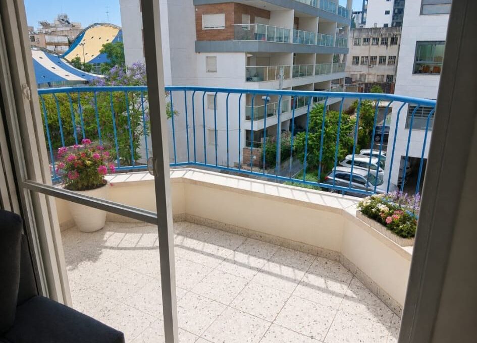 למכירה 4 חדרים ברחוב ברנדה המרכז השקט פתח תקוה