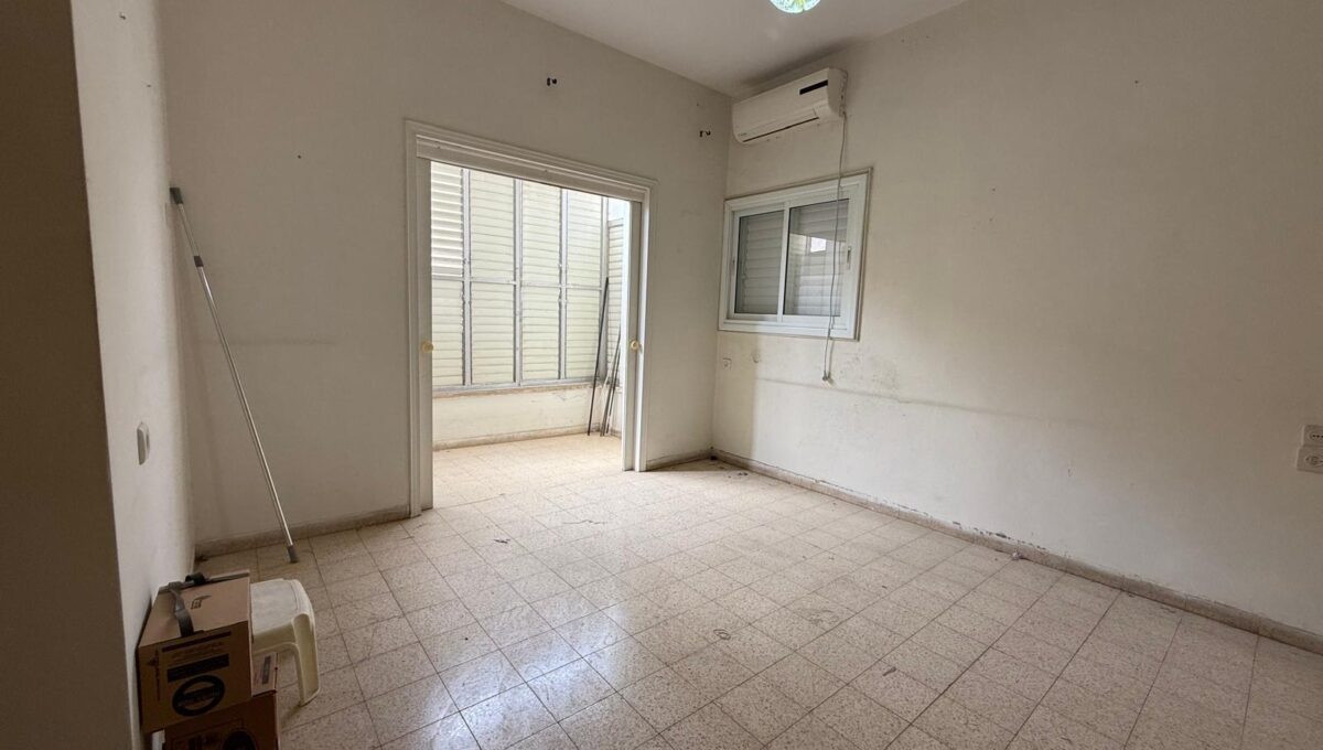 דירת 2.5 חדרים בורבר פתח תקווה – הזדמנות לפני פינוי בינוי