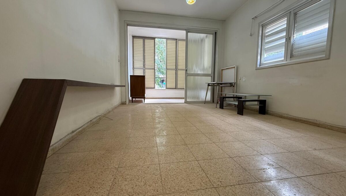 דירת 2.5 חדרים בורבר פתח תקווה – הזדמנות לפני פינוי בינוי